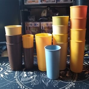 Random vintage Tupperware cups